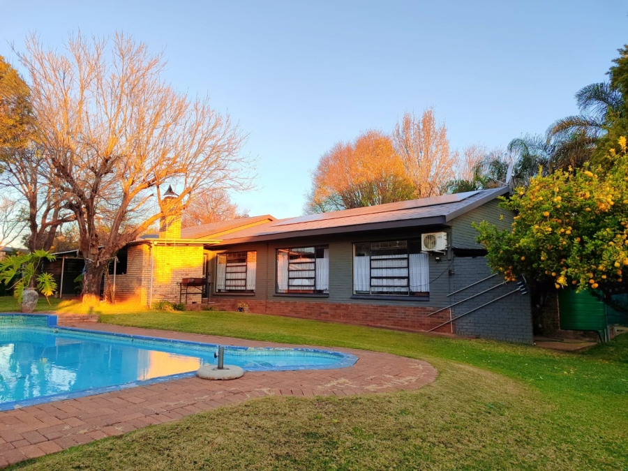 3 Bedroom Property for Sale in Flamwood North West